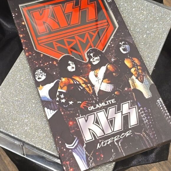 Glamlite X KISS Handheld Mirror - Picture 5 of 5